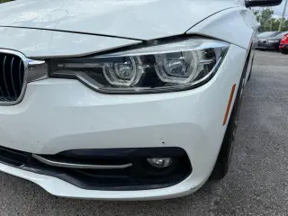 2018 BMW 3-Series 330e iPerformance Sedan