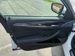 2019 BMW 5-Series 530e iPerformance