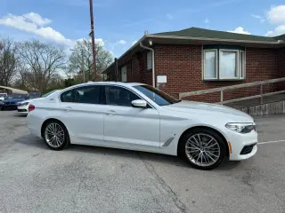 2019 BMW 5-Series 530e iPerformance