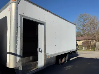 2009 Isuzu NPR