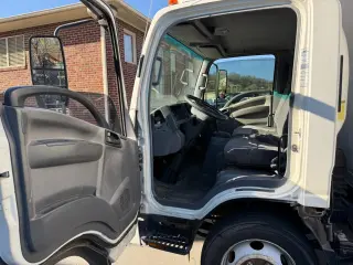 2009 Isuzu NPR