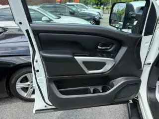 2017 Nissan Titan