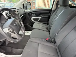 2017 Nissan Titan