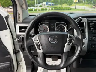 2017 Nissan Titan