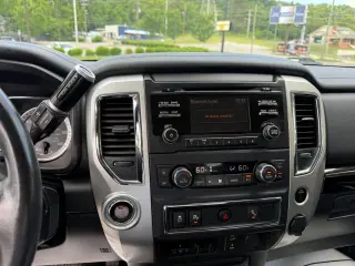 2017 Nissan Titan