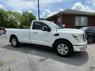 2017 Nissan Titan