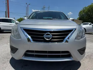 2019 Nissan Versa 1.6 S 5M