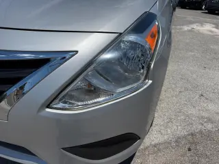 2019 Nissan Versa 1.6 S 5M