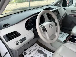 2013 Toyota Sienna