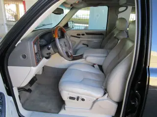 2004 CADILLAC ESCALADE EXT
