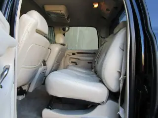 2004 CADILLAC ESCALADE EXT