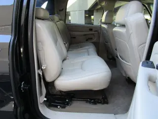 2004 CADILLAC ESCALADE EXT