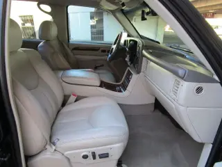 2004 CADILLAC ESCALADE EXT