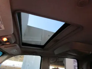 2004 CADILLAC ESCALADE EXT