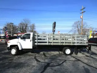 2005 GMC MEDIUM DUTY C5500