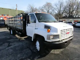 2005 GMC MEDIUM DUTY C5500