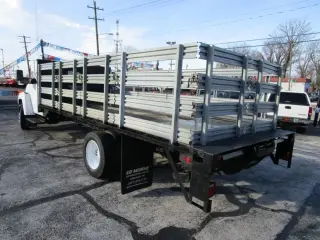 2005 GMC MEDIUM DUTY C5500