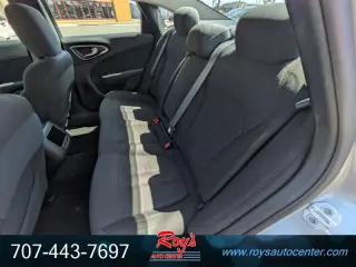 2016 Chrysler 200 Series Limited 4-Door Sedan