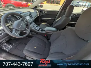 2016 Chrysler 200 Series Limited 4-Door Sedan