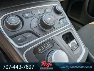 2016 Chrysler 200 Series Limited 4-Door Sedan