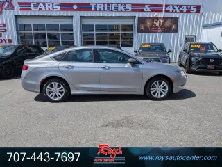 2016 Chrysler 200 Series Limited 4-Door Sedan