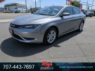2016 Chrysler 200 Series Limited 4-Door Sedan