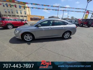 2016 Chrysler 200 Series Limited 4-Door Sedan