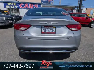 2016 Chrysler 200 Series Limited 4-Door Sedan