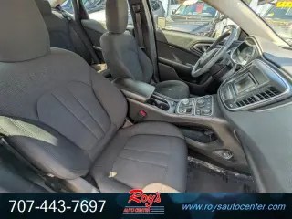 2016 Chrysler 200 Series Limited 4-Door Sedan