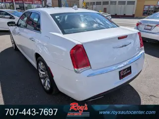 2017 Chrysler 300C