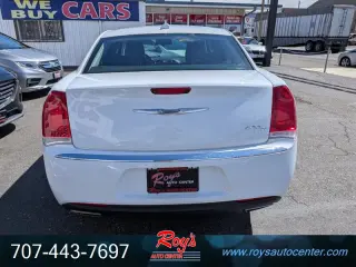 2017 Chrysler 300C