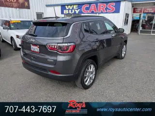 2024 Jeep Compass Latitude Lux