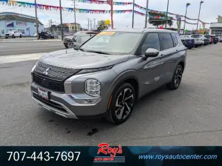2023 Mitsubishi Outlander SE