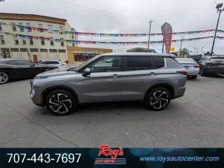 2023 Mitsubishi Outlander SE