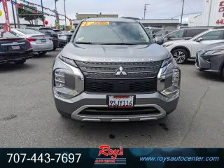 2023 Mitsubishi Outlander SE