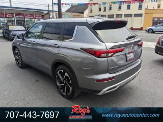2023 Mitsubishi Outlander SE