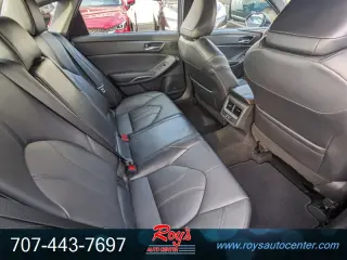 2021 Toyota Avalon XLE