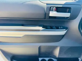 2014 Toyota Tundra SR5 4-Door Truck