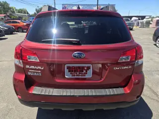 2014 Subaru Outback 2.5i Limited 4-Door Wagon