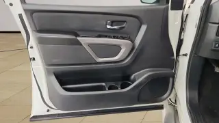 2015 Nissan TITAN SV