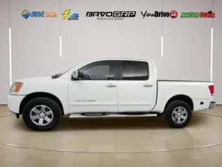 2015 Nissan TITAN SV