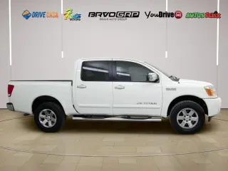2015 Nissan TITAN SV