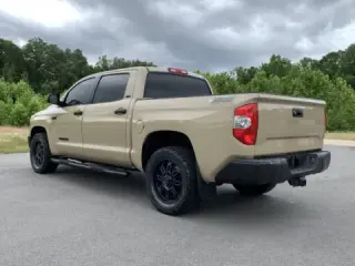 2017 TOYOTA TUNDRA CREWMAX SR5