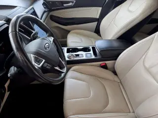 Ford Edge 2022 AWD Titanium 4dr Crossover