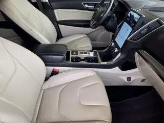 Ford Edge 2022 AWD Titanium 4dr Crossover