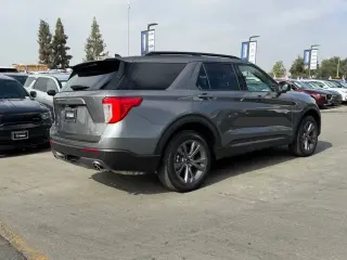 Ford Explorer 2023 AWD XLT 4dr SUV