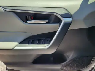 Toyota RAV4 2025 XLE 4dr SUV
