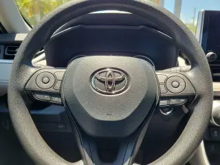 Toyota RAV4 2025 XLE 4dr SUV