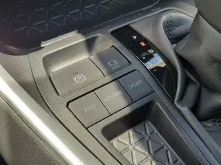 Toyota RAV4 2025 XLE 4dr SUV