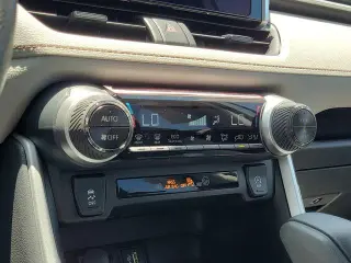 Toyota RAV4 2025 XLE 4dr SUV